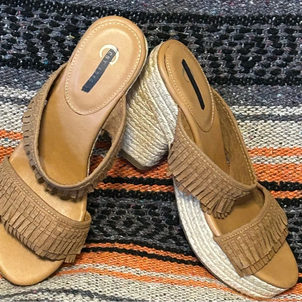 New C EST. 1946 Womens 9 Platform Heel Sandals Tan Shoes With Boho Fringe